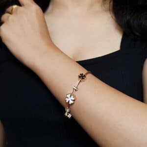 Black and White Clove Bracelet