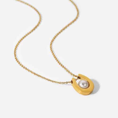 PEARL HOOF NECKLACE