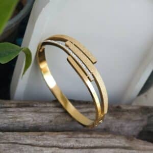 Gorgeous Lady Bangle