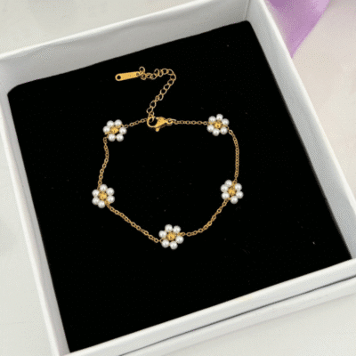 Daisy Pearls Bracelet - Image 2