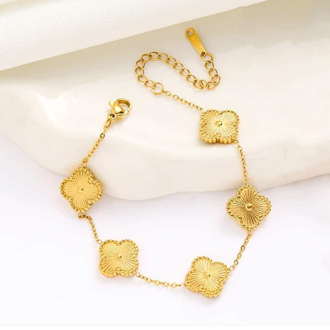 2026/06/122292.jpg Western Golden Clover Bracelet - for Women - Image 1